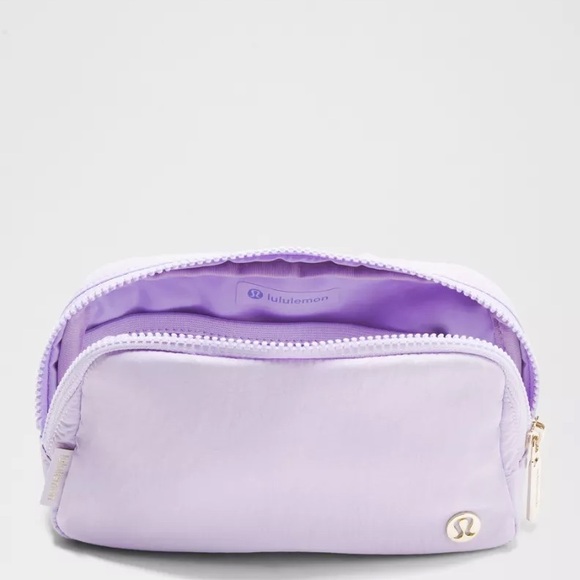 Lululemon Everywhere Belt Bag 1L- Lavender Frost - Picture 5 of 6